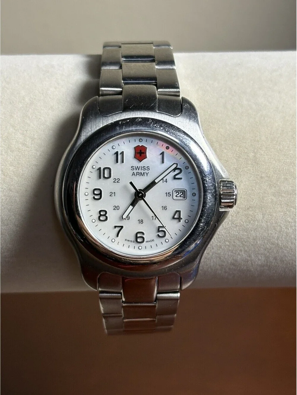 Victorinox Swiss Army Ladies Officer's 1884 Watch 24729 Stainless Date 33mm Runs